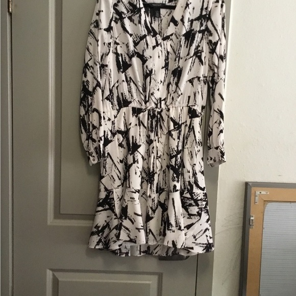 White House Black  Msrket and White Notched Collar Sundress with 3/4 Sleeves - Picture 1 of 7